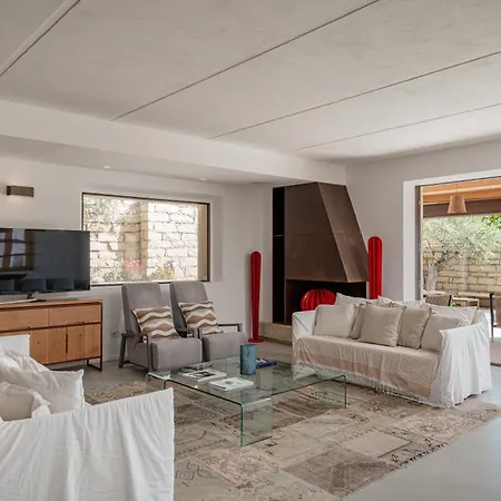 Dell'800 Con Jacuzzi Privata - San Pantaleo