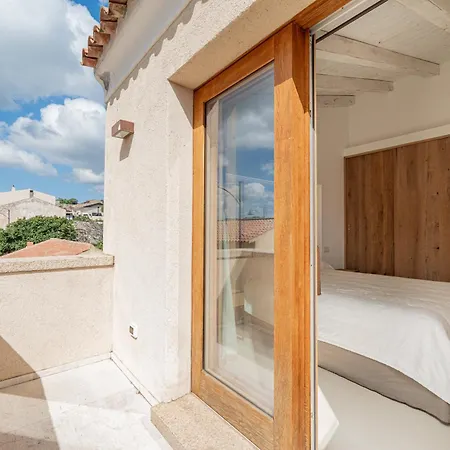 Villa Dell'800 Con Jacuzzi Privata - San Pantaleo